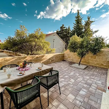 Pinia Apartments Bol Exterior photo