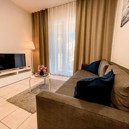 Pinia Apartments Bol Exterior photo