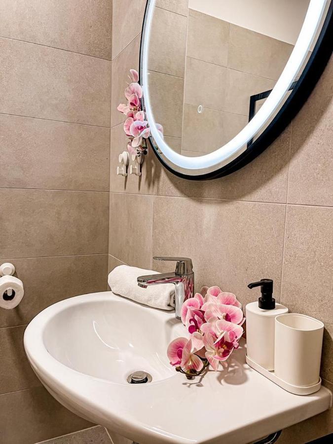 Pinia Apartment Bol