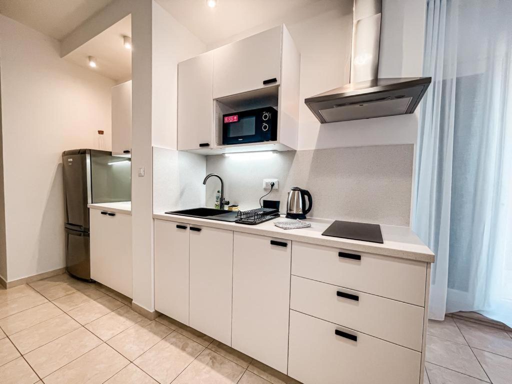 Pinia Apartment