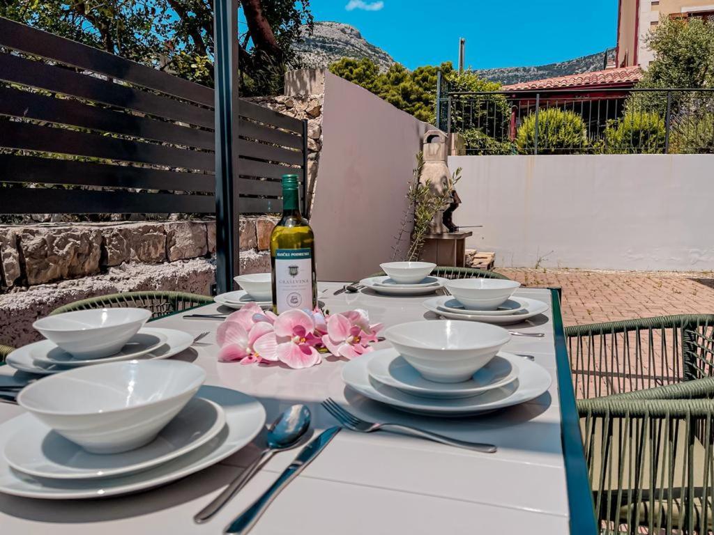 Pinia Apartment Bol